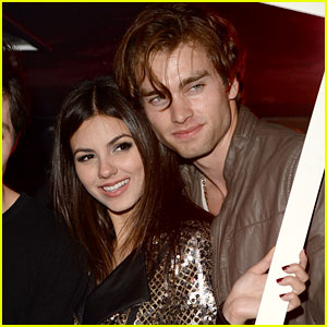 Victoria Justice Dating 'No Kiss List' Co-Star Pierson Fode