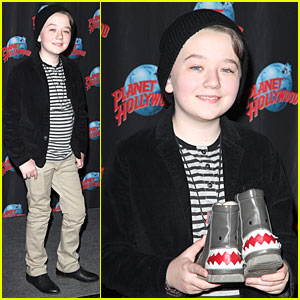 Benjamin Stockham: Planet Hollywood Visit to Promote 'About a Boy'!