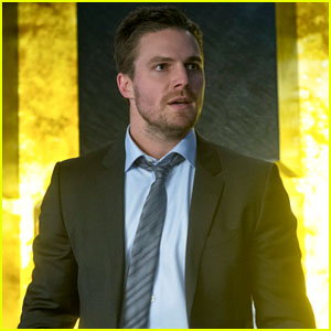 Oliver Protects His Family On Tonight’s ‘arrow’ 