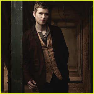 The Originals' Joseph Morgan on Klaus Coming to Terms with Fatherhood & More! (JJJ Interview)
