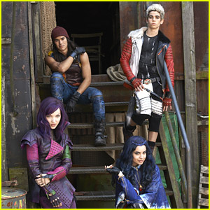 Dove Cameron: First Look at ‘Descendants’! Plus, Who’s Playing ...