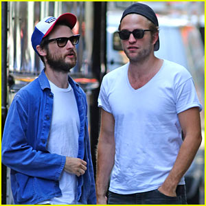 Robert Pattinson Enjoys Summer in NYC with Tom Sturridge!