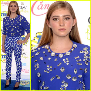 Willow Shields is Totally Bedazzled at Teen Choice Awards 2014