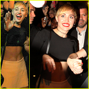 Miley Cyrus Shows Off Her Abs for Dinner with Her Pals!