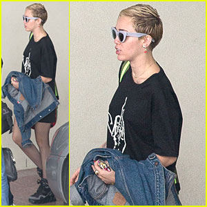 Miley Cyrus & Brother Braison Get Tatted Up In Melbourne