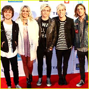 R5 Rocks Out We Day 2014 in Toronto | Ellington Ratliff, R5, Riker ...