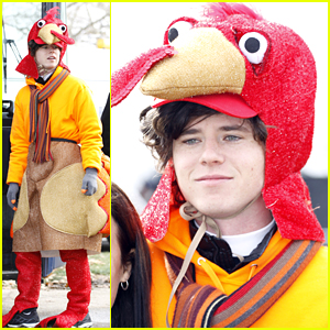The Middle's Charlie McDermott Was Actually A Turkey For Thanksgiving!