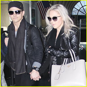 Hunter Hayes & Girlfriend Libby Barnes Take To The Skies After People's Choice Awards