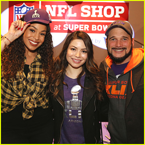 Miranda Cosgrove & Jordin Sparks Kick Off SuperBowl Festivities at NFL Shop  Grand Opening: Photo 767201, Jordin Sparks, Miranda Cosgrove Pictures