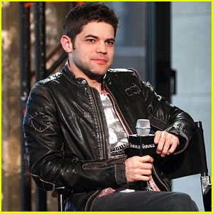The Last Five Years' Jeremy Jordan Shows Off His Pipes on 'Over the Rainbow' - Watch Here!