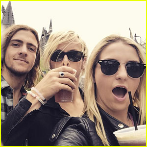 R5 Head To Hogwarts At Wizarding World of Harry Potter For The Weekend