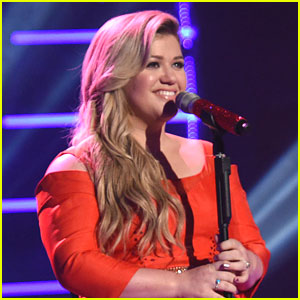 Kelly Clarkson Performed Her Original Audition Song on 'American Idol' Last Night - Watch Here!