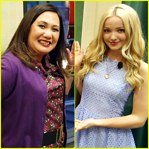 Dove Cameron Joins Melissa de la Cruz For Descendants Book