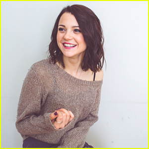 Kathryn Prescott Talks Twins: 'We Have A Very Specific Type Of Bond'