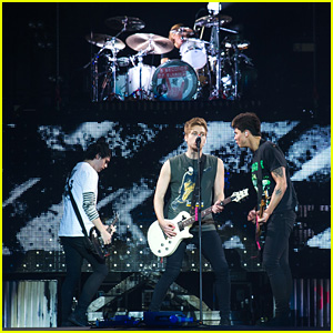 5 Seconds of Summer Bring Down the House in Birmingham!