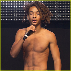 Jaden Smith Strips Off His Shirt on Stage! | Jaden Smith, Shirtless ...