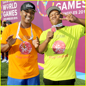 Kyle & Chris Massey Play In Special Olympics Unified Sports Experience Football Game
