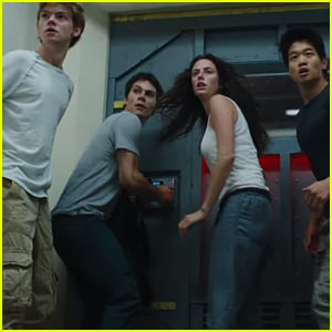 The Maze Runner Trailer Still Thomas and Newt