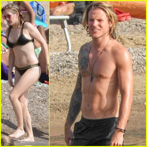 Ellie Goulding & Dougie Poynter Make One Hot Beach Couple!