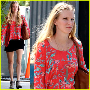Pregnant Heather Morris Spotted After Announcing Big News!