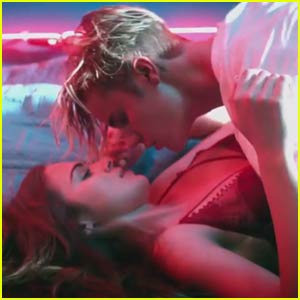 Justin Bieber Gets Hot & Heavy With Model Xenia Deli in 'What Do You Mean?' Video - Watch Now!
