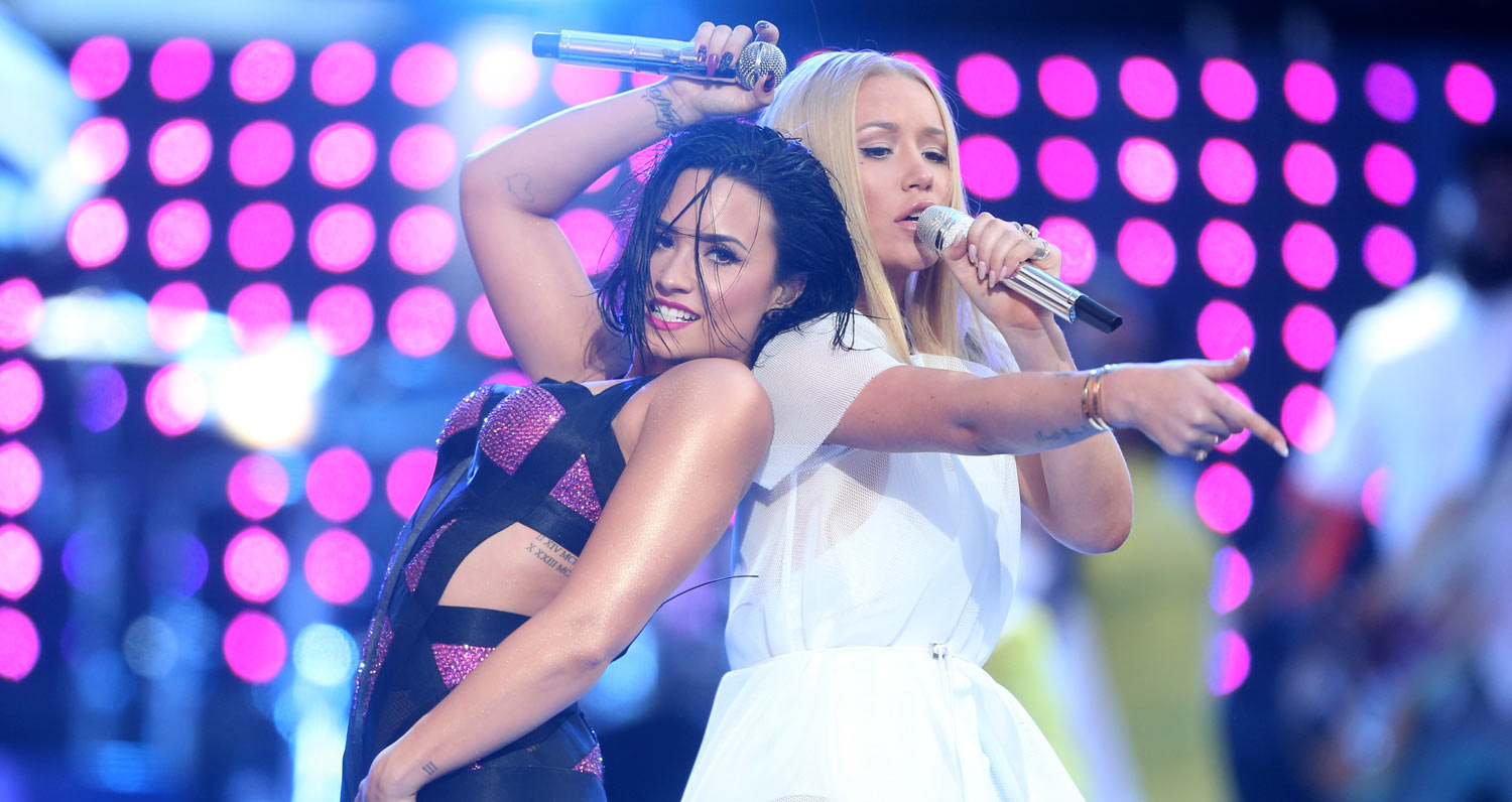 Demi Lovato Performs ‘cool For The Summer At Vmas 2015 With Iggy Azalea Video 2015 Mtv