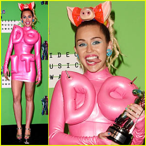 Miley Cyrus Changes Into Pink Spandex Dress for Final VMAs Outfit!