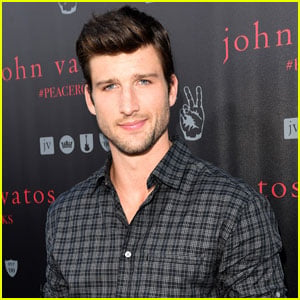 Parker Young is Headed to 'Arrow' as Thea's New Love Interest!