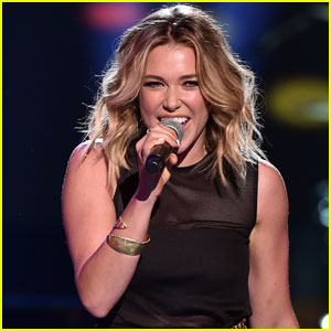 Rachel Platten Sings Her 'Fight Song' on Teen Choice Awards 2015 Stage - Watch Now!