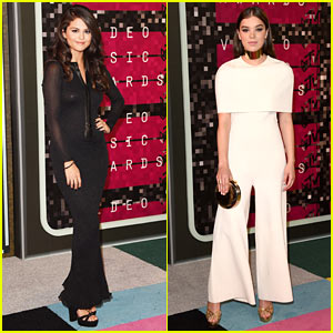 Selena Gomez Stuns in Black While Hailee Steinfeld Wears White to MTV VMAs 2015