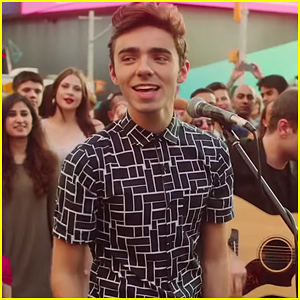 Nathan Sykes Performs 'Kiss Me Quick' Live in Times Square - Watch The Vid!