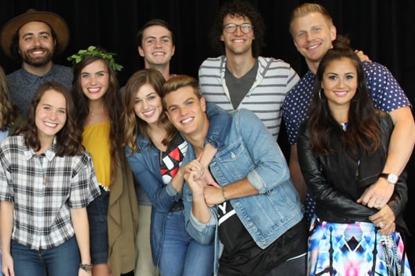 Sadie Robertson Sings ‘Amazing Grace’ With Packed Crowd At ‘Live ...