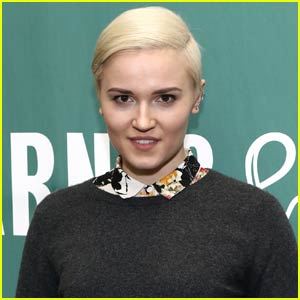 'Divergent' Author Veronica Roth Responds to Movie Title Changes