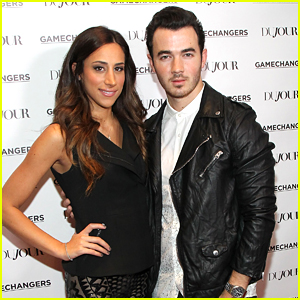 Kevin & Danielle Jonas Have A Date Night Out In NYC