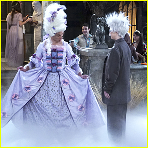 Logan Dresses Up As Marie Antoinette For The Central Park Spooktacular On 'I Didn't Do It'