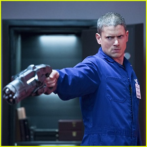 Captain Cold's Family Comes Out to Play on Tonight's 'The Flash'