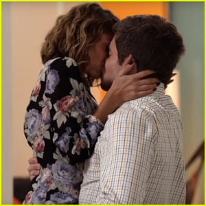 Haley & Andy Share Passionate Kiss on 'Modern Family' - Watch Now!
