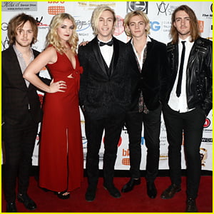 R5 Supports Riker Lynch As He Hosts World Choreography Awards 2015