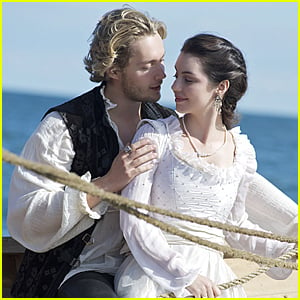 Adelaide Kane Says Goodbye To Toby Regbo After Tonight's 'Reign'