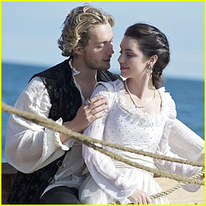 REIGN, (from left): Toby Regbo, Adelaide Kane, Snakes In The Garden ,  (Season 1, ep. 102