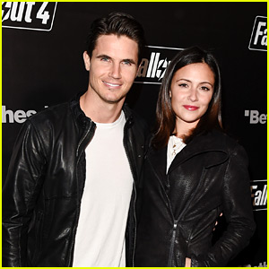 Robbie Amell & Italia Ricci Couple Up for Video Game Launch!