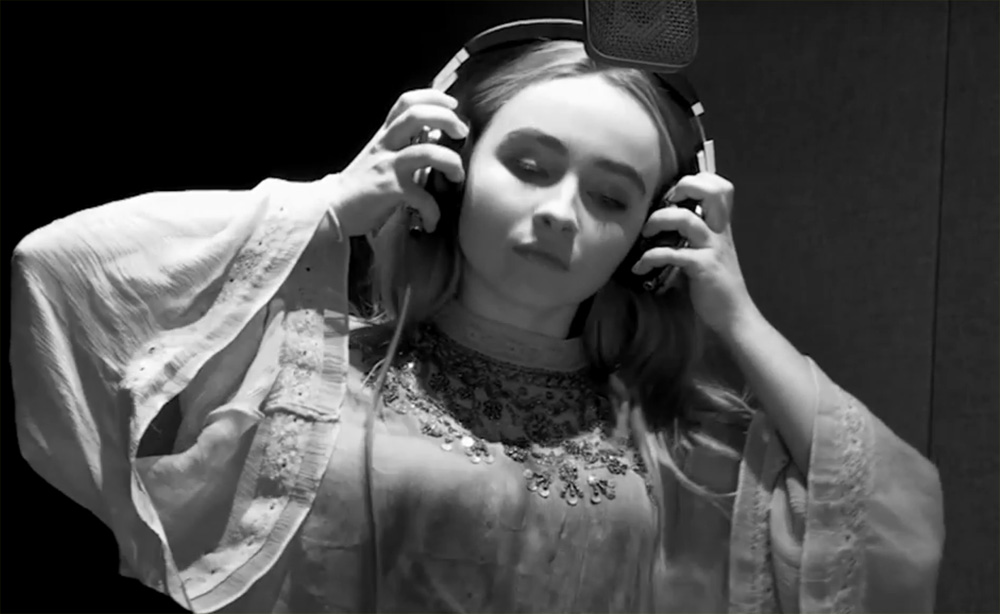 Sabrina Carpenter Covers Adeles ‘hello And Its More Amazing Than