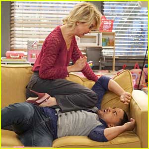 Will Riley Say 'Yes' To Danny's Proposal on 'Baby Daddy's Season Premiere? First Look Pics!