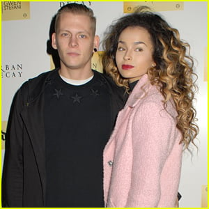 Ella Eyre Is Sure She Might Work Together With Rixton Boyfriend Lewi Morgan In The Future Ella Eyre Lewi Morgan Lewis Morgan Nina Nesbitt Just Jared Jr