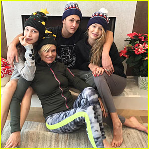 Gigi & Bella Hadid Celebrate White Christmas w Lil Bro Anwar | Anwar ...