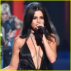 Selena Gomez Defends Herself Against Haters, Says She Sings Live!