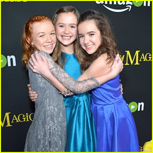 https://cdn.justjaredjr.com/wp-content/uploads/headlines/2016/01/aubrey-miller-olivia-abby-just-add-magic-premiere.jpg