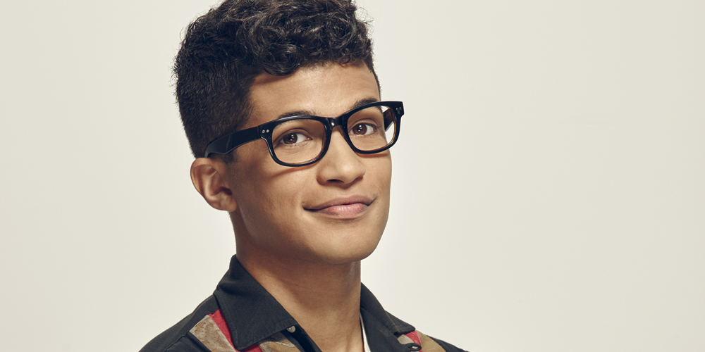 Jordan Fisher & Original Grease Star Barry Pearl Became ‘Fast Friends
