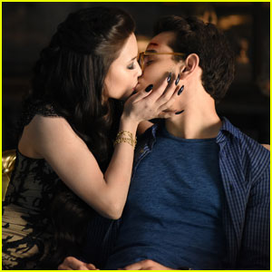 Simon & Camille Kiss  Shadowhunters 