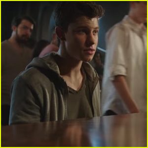 Shawn Mendes Sings In New 'The 100' Season Three Premiere Clip - Watch Now!